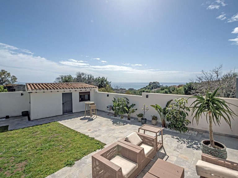 Villa for Sale in Benalmadena Pueblo, Malaga 1