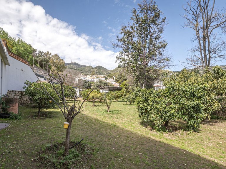 Villa for Sale in Benalmadena Pueblo, Malaga 25