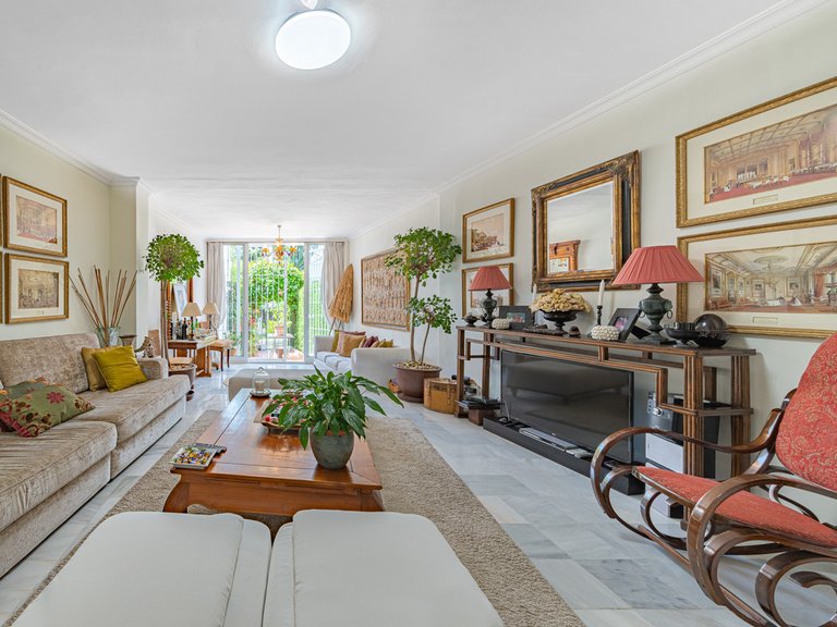 Villa for Sale in The Golden Mile, Malaga 10