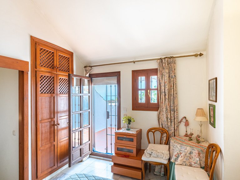 Villa for Sale in The Golden Mile, Malaga 20
