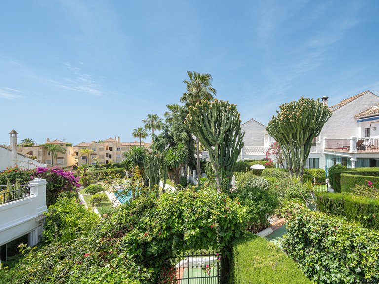 Villa for Sale in The Golden Mile, Malaga 31