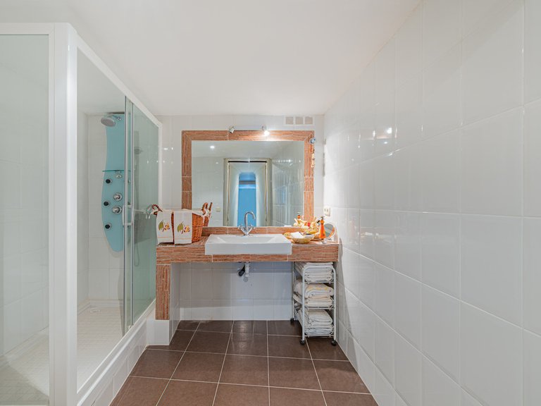 Villa for Sale in The Golden Mile, Malaga 33