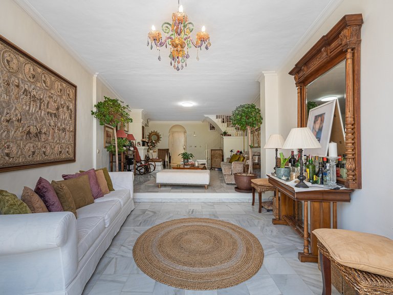 Villa for Sale in The Golden Mile, Malaga 7