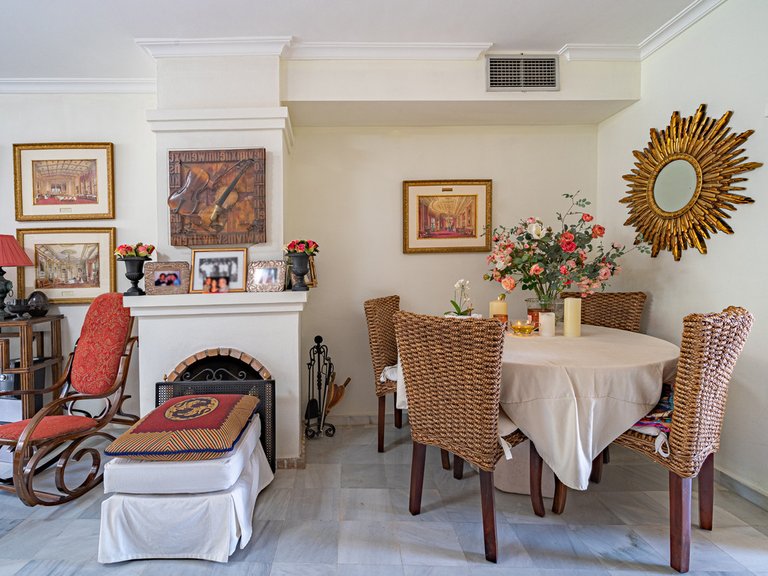 Villa for Sale in The Golden Mile, Malaga 9