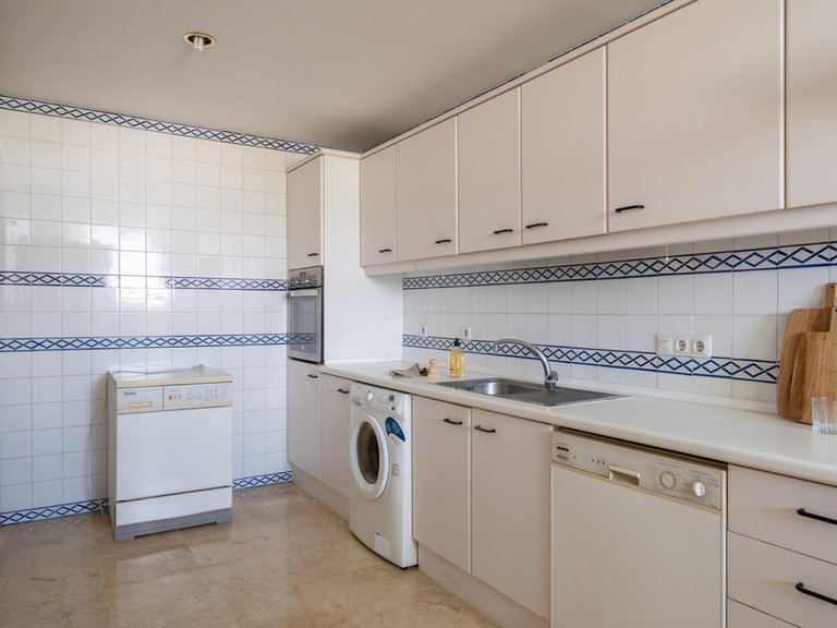 Apartment for Sale in Guadalmina Alta, Malaga 18