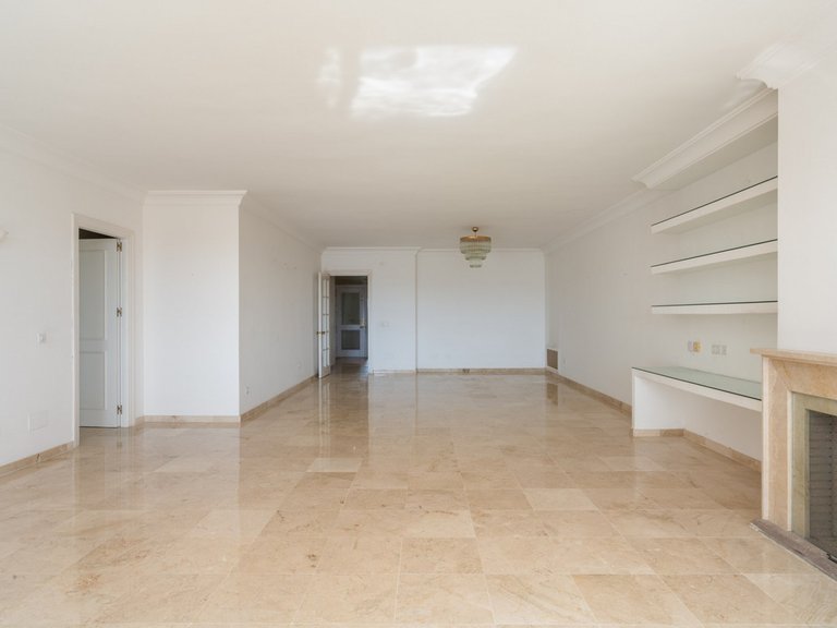 Apartment for Sale in Guadalmina Alta, Malaga 7