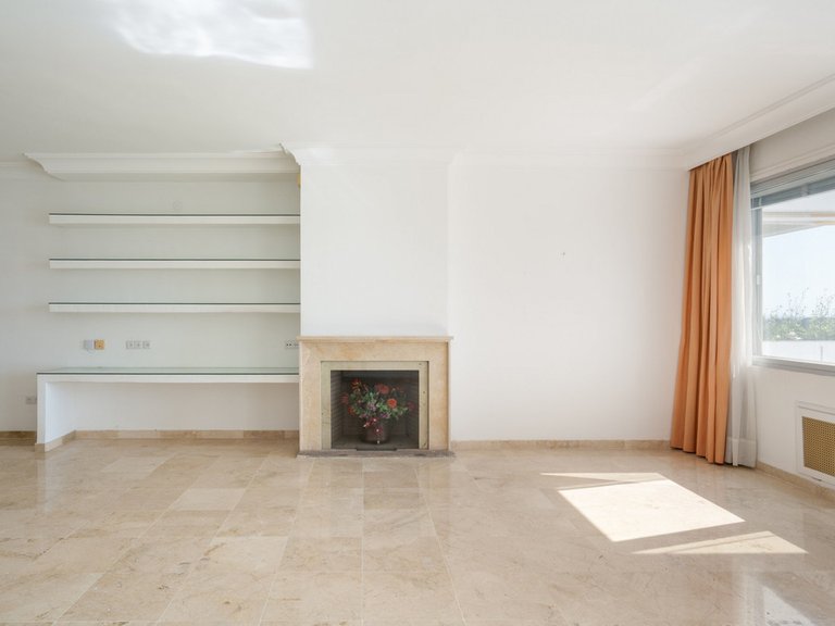 Apartment for Sale in Guadalmina Alta, Malaga 8