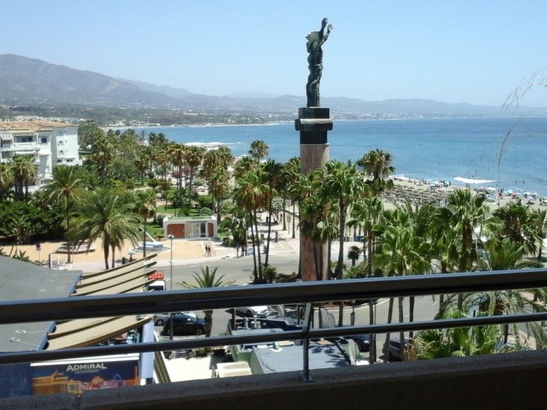 Apartment for Sale in Puerto Banús, Malaga 1