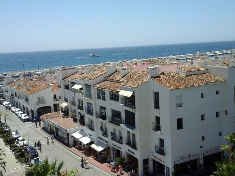 Apartment for Sale in Puerto Banús, Malaga 5