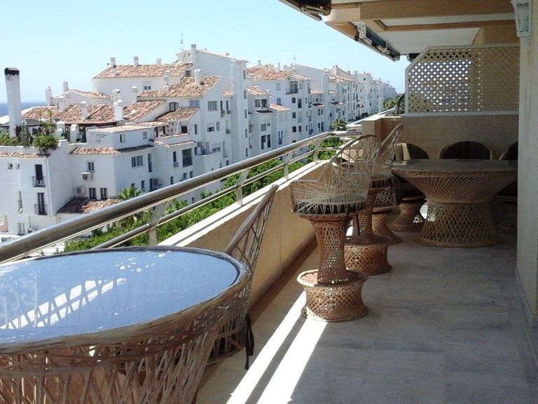 Apartment for Sale in Puerto Banús, Malaga 6