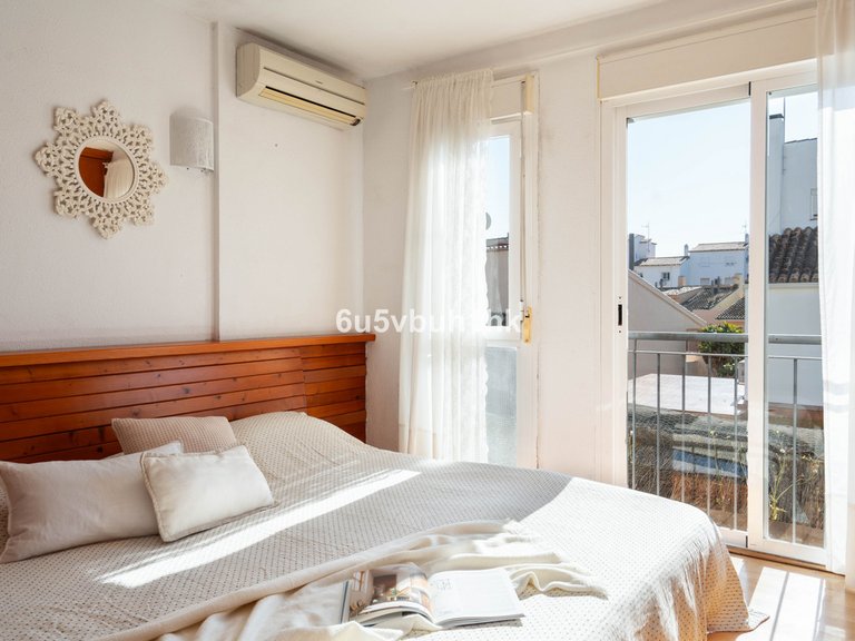 Villa for Sale in El Coto, Malaga 16