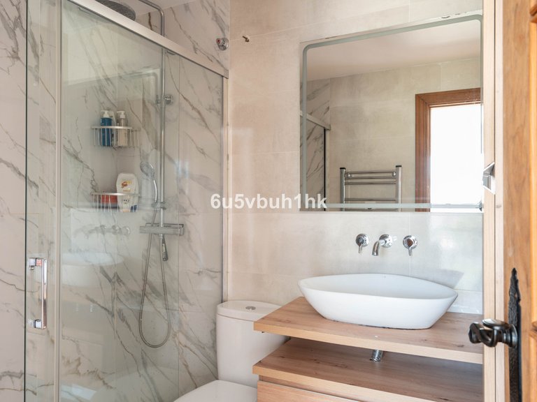 Villa for Sale in El Coto, Malaga 22
