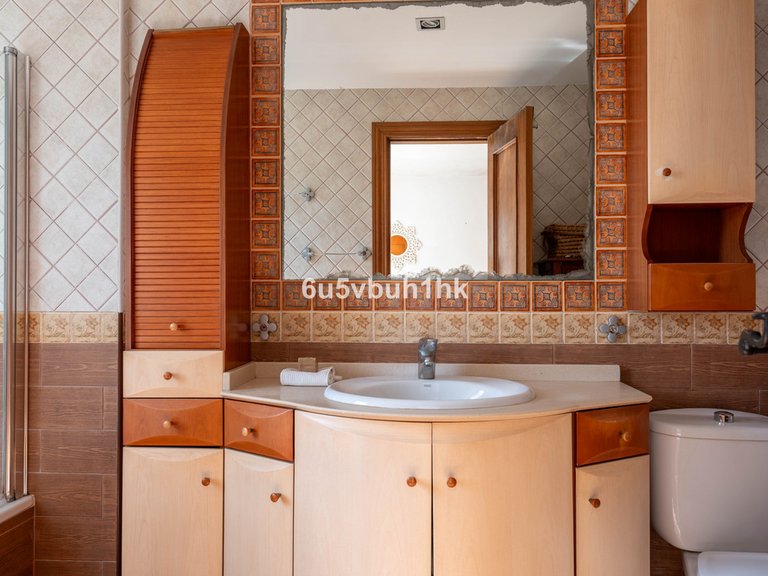 Villa for Sale in El Coto, Malaga 23