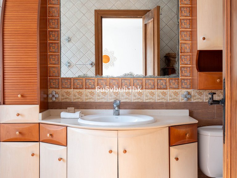 Villa for Sale in El Coto, Malaga 25