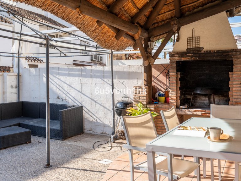 Villa for Sale in El Coto, Malaga 3