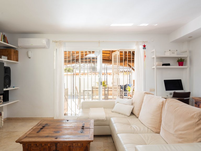 Villa for Sale in El Coto, Malaga 6