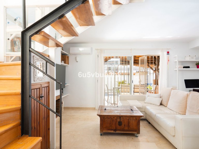 Villa for Sale in El Coto, Malaga 7