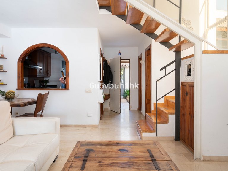 Villa for Sale in El Coto, Malaga 8