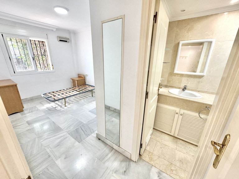 Apartment for Sale in Nagüeles, Malaga 16