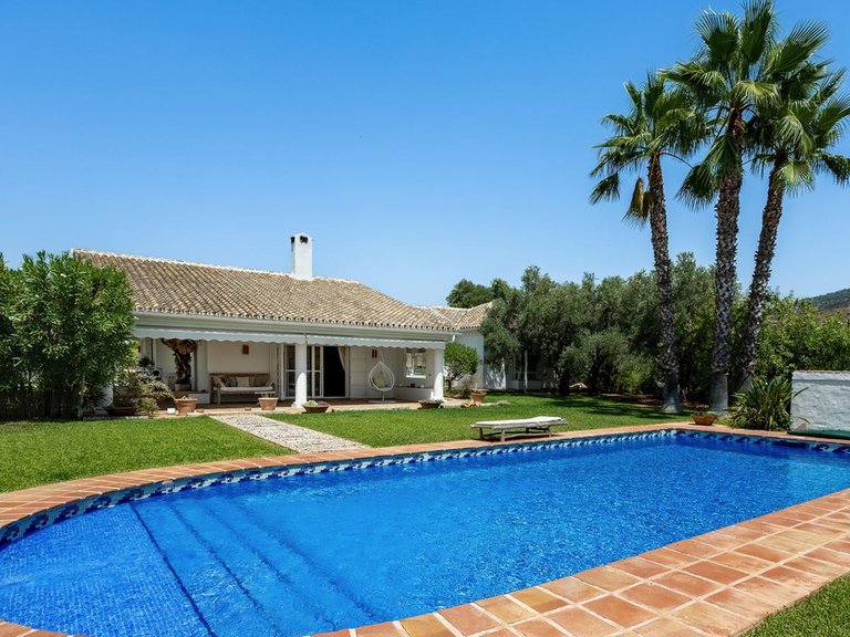 Villa for Sale in Alhaurín El Grande, Malaga 2