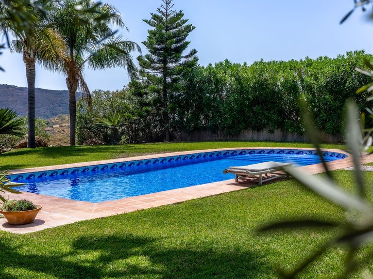 Villa for Sale in Alhaurín El Grande, Malaga 31