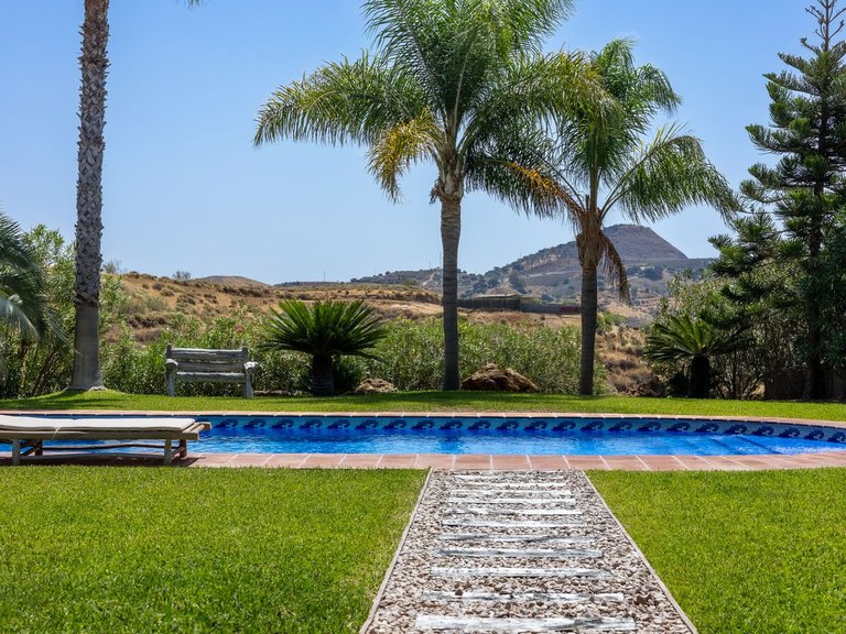 Villa for Sale in Alhaurín El Grande, Malaga 7