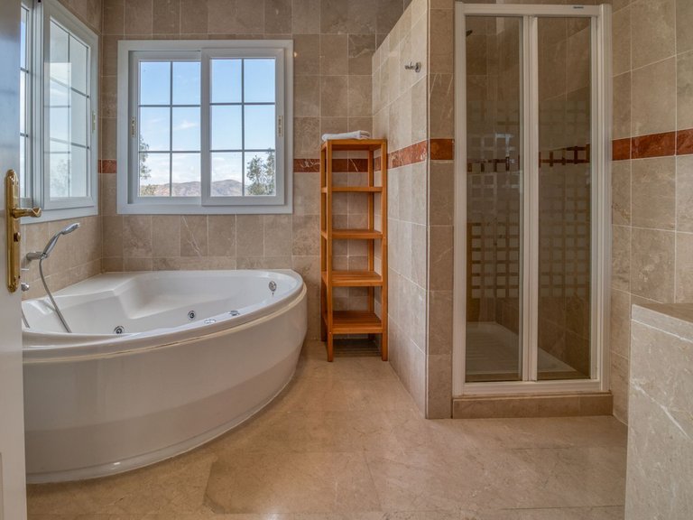 Villa for Sale in Lauro Golf, Malaga 15