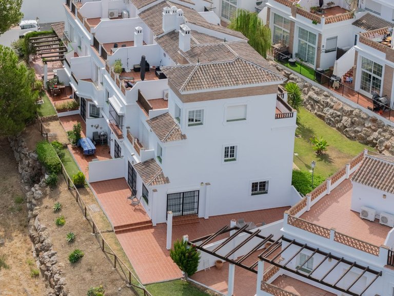 Villa for Sale in Lauro Golf, Malaga 2