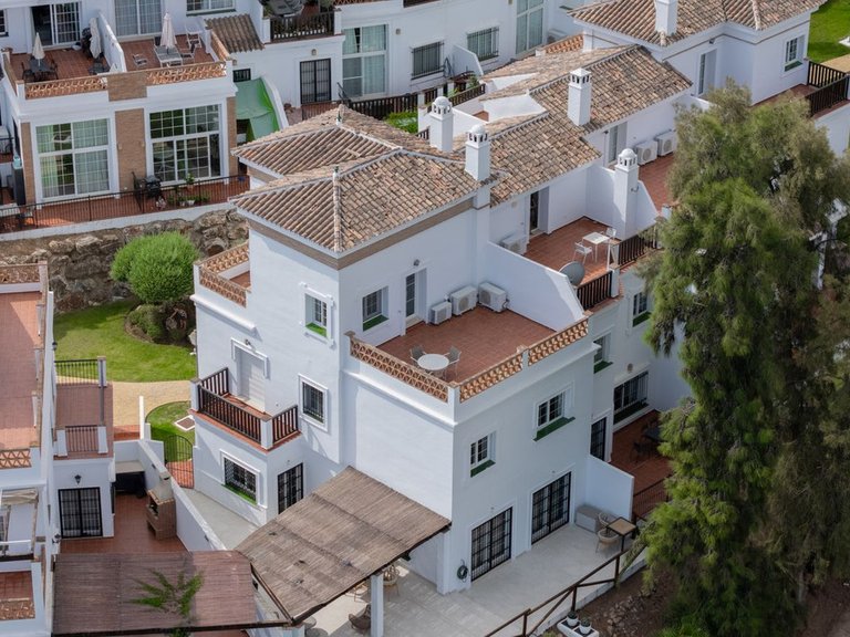 Villa for Sale in Lauro Golf, Malaga 41