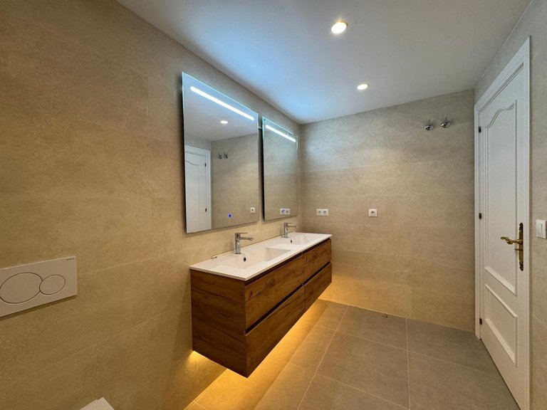 Apartment for Sale in Atalaya, Malaga 15