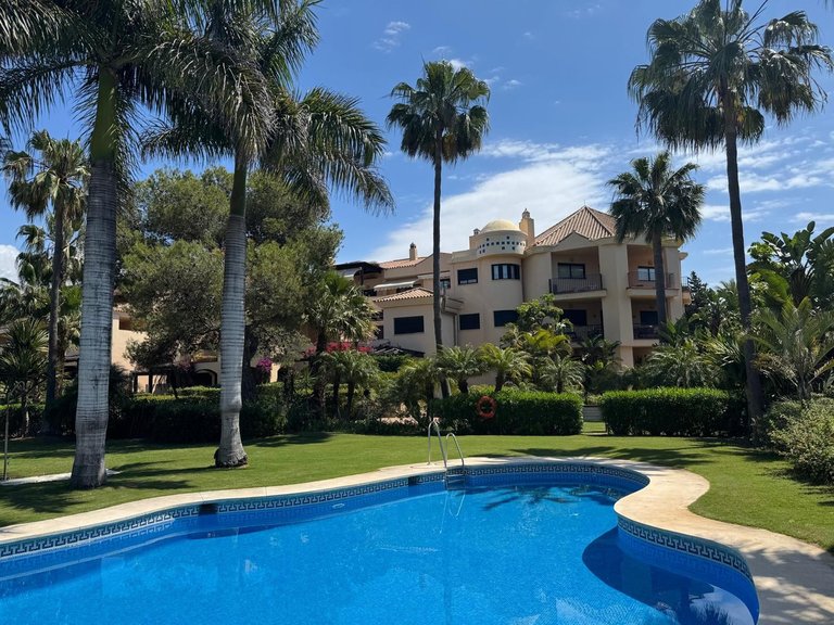 Apartment for Sale in Puerto Banús, Malaga 1