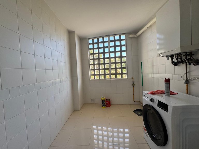 Apartment for Sale in Puerto Banús, Malaga 11