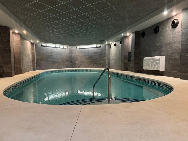 Apartment for Sale in Puerto Banús, Malaga 2