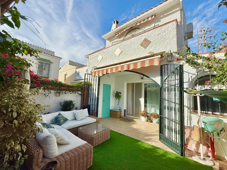 Villa for Sale in Calahonda, Malaga 1