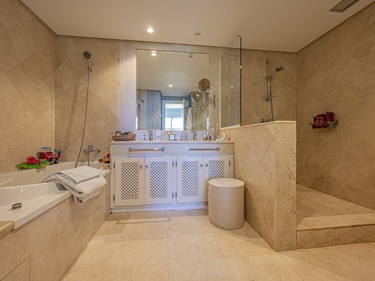 Apartment for Sale in La Mairena, Malaga 17