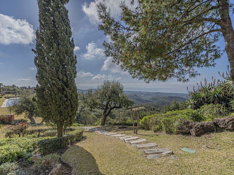 Apartment for Sale in La Mairena, Malaga 31