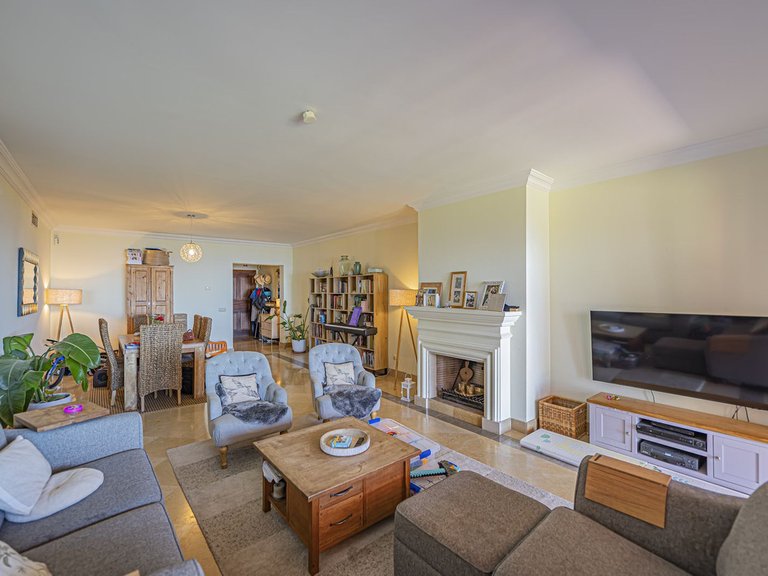 Apartment for Sale in La Mairena, Malaga 4