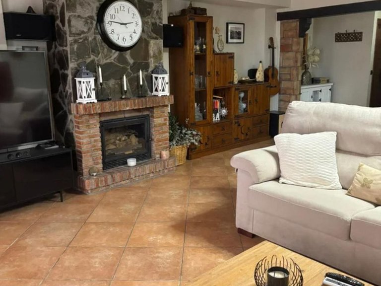 Villa for Sale in Alhaurín De La Torre, Malaga 3