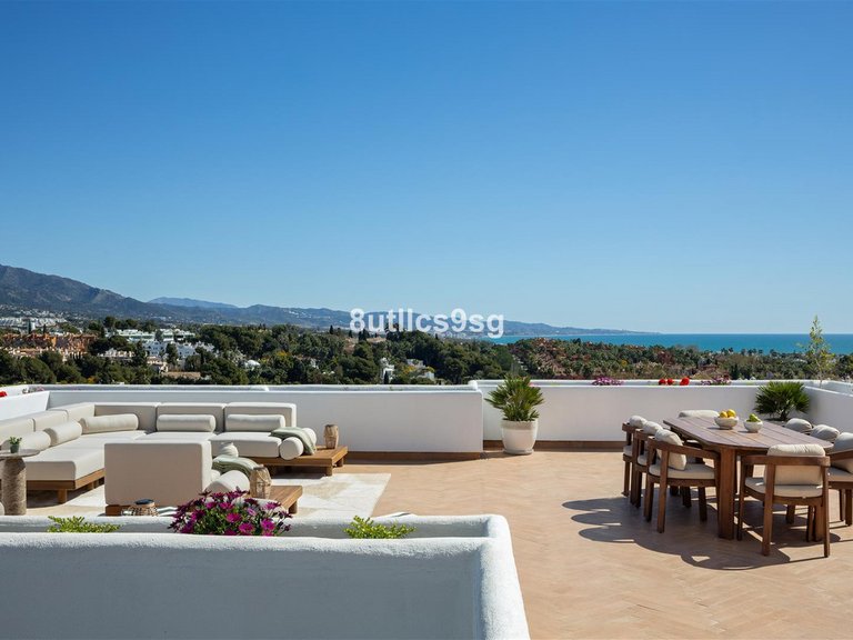 Apartment for Sale in Puerto Banús, Malaga 1