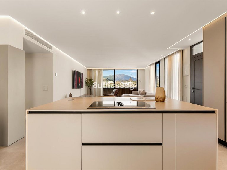 Apartment for Sale in Puerto Banús, Malaga 13