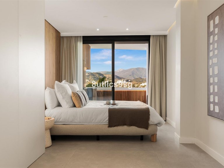 Apartment for Sale in Puerto Banús, Malaga 17