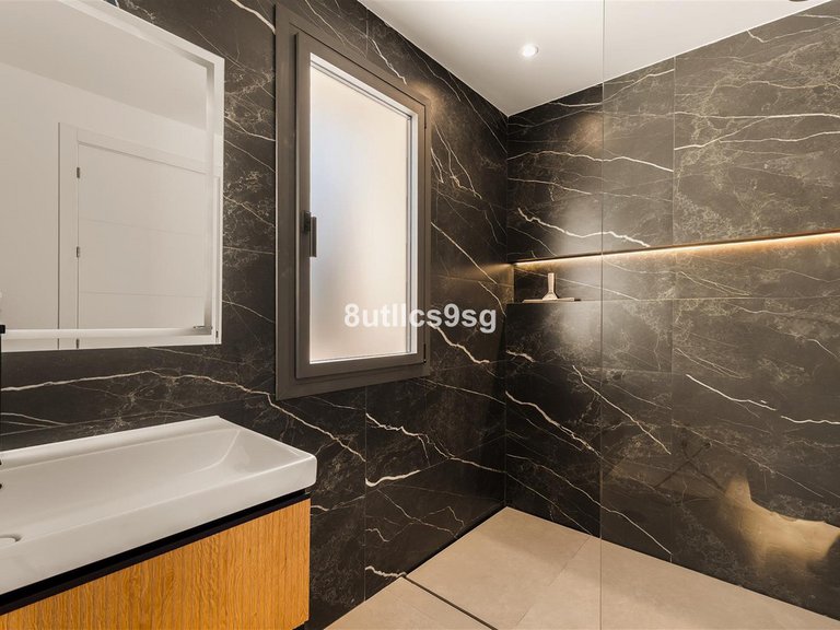 Apartment for Sale in Puerto Banús, Malaga 21