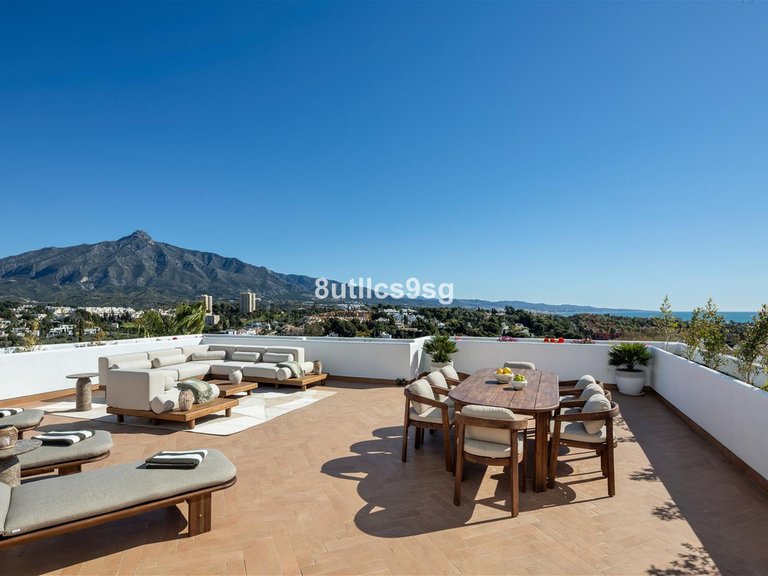 Apartment for Sale in Puerto Banús, Malaga 23