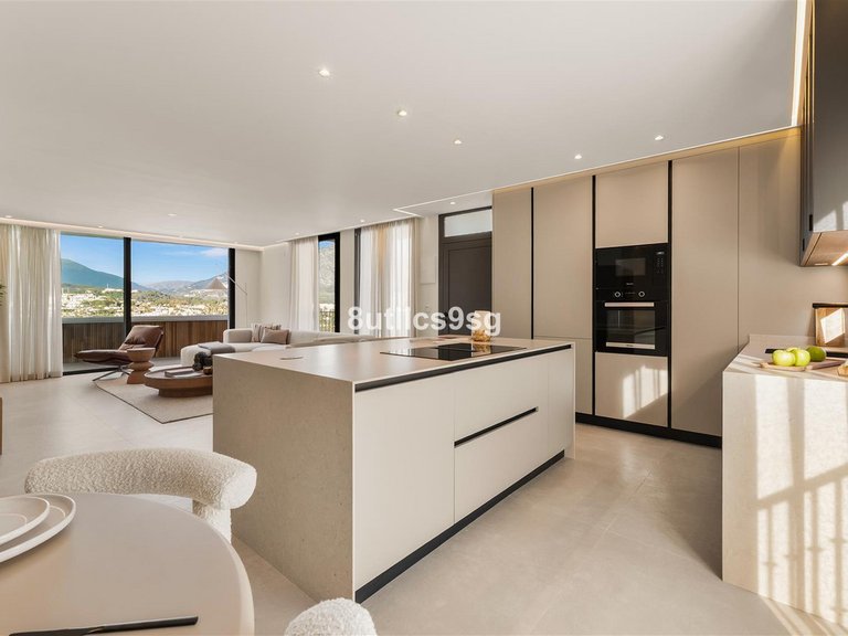 Apartment for Sale in Puerto Banús, Malaga 5