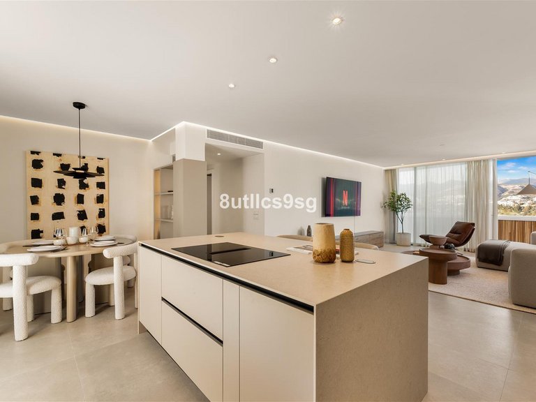 Apartment for Sale in Puerto Banús, Malaga 8