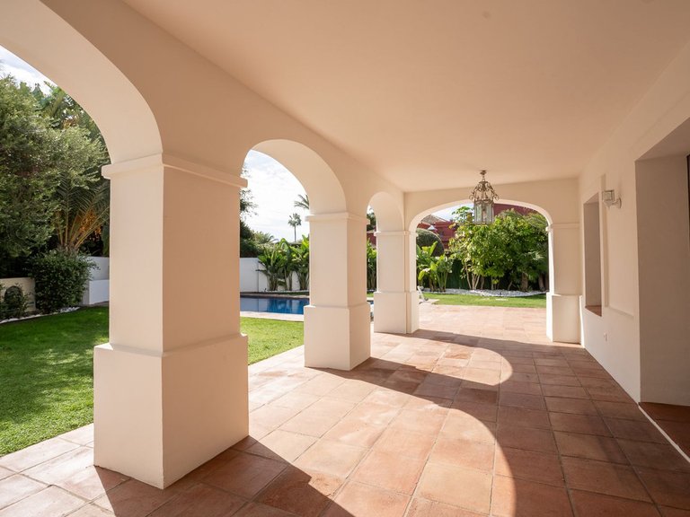 Villa for Sale in Guadalmina Baja, Malaga 11