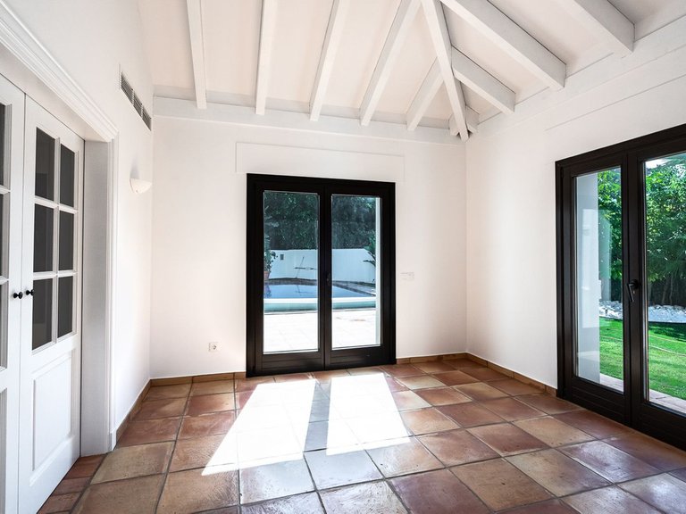 Villa for Sale in Guadalmina Baja, Malaga 13