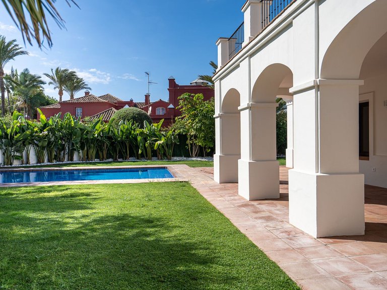 Villa for Sale in Guadalmina Baja, Malaga 2