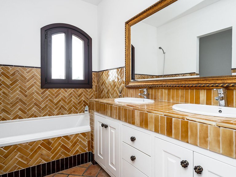 Villa for Sale in Guadalmina Baja, Malaga 24