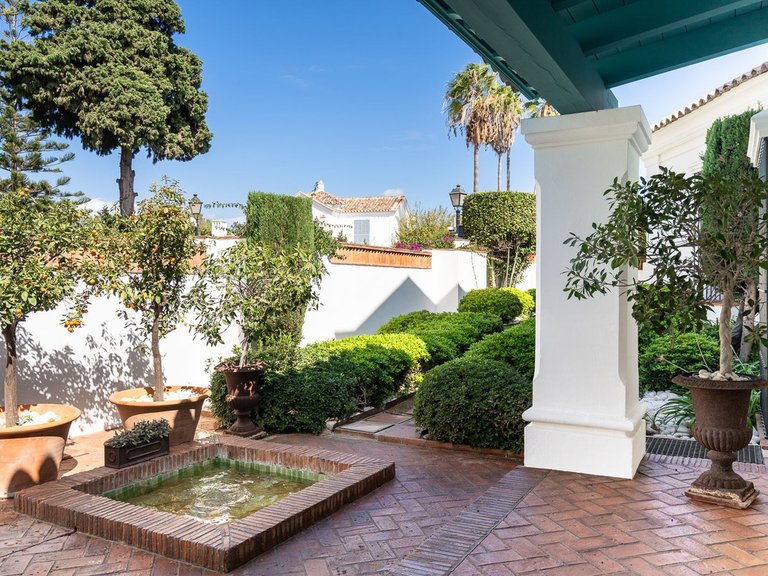 Villa for Sale in Guadalmina Baja, Malaga 3